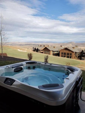 Spectacular Mountain views Year round!